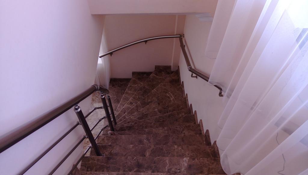 Guest House Qubi カズベギ エクステリア 写真